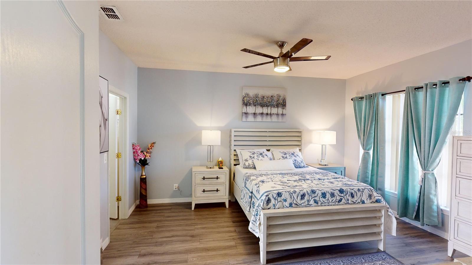 Image 31 of 58 For 3044 Camino Real Drive S