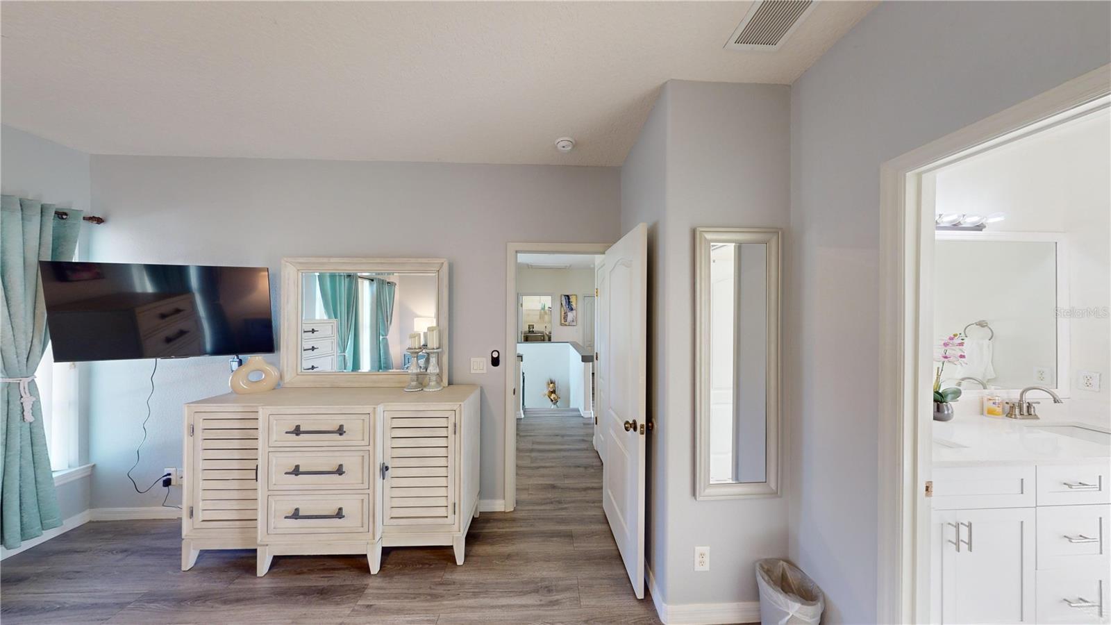Image 36 of 58 For 3044 Camino Real Drive S