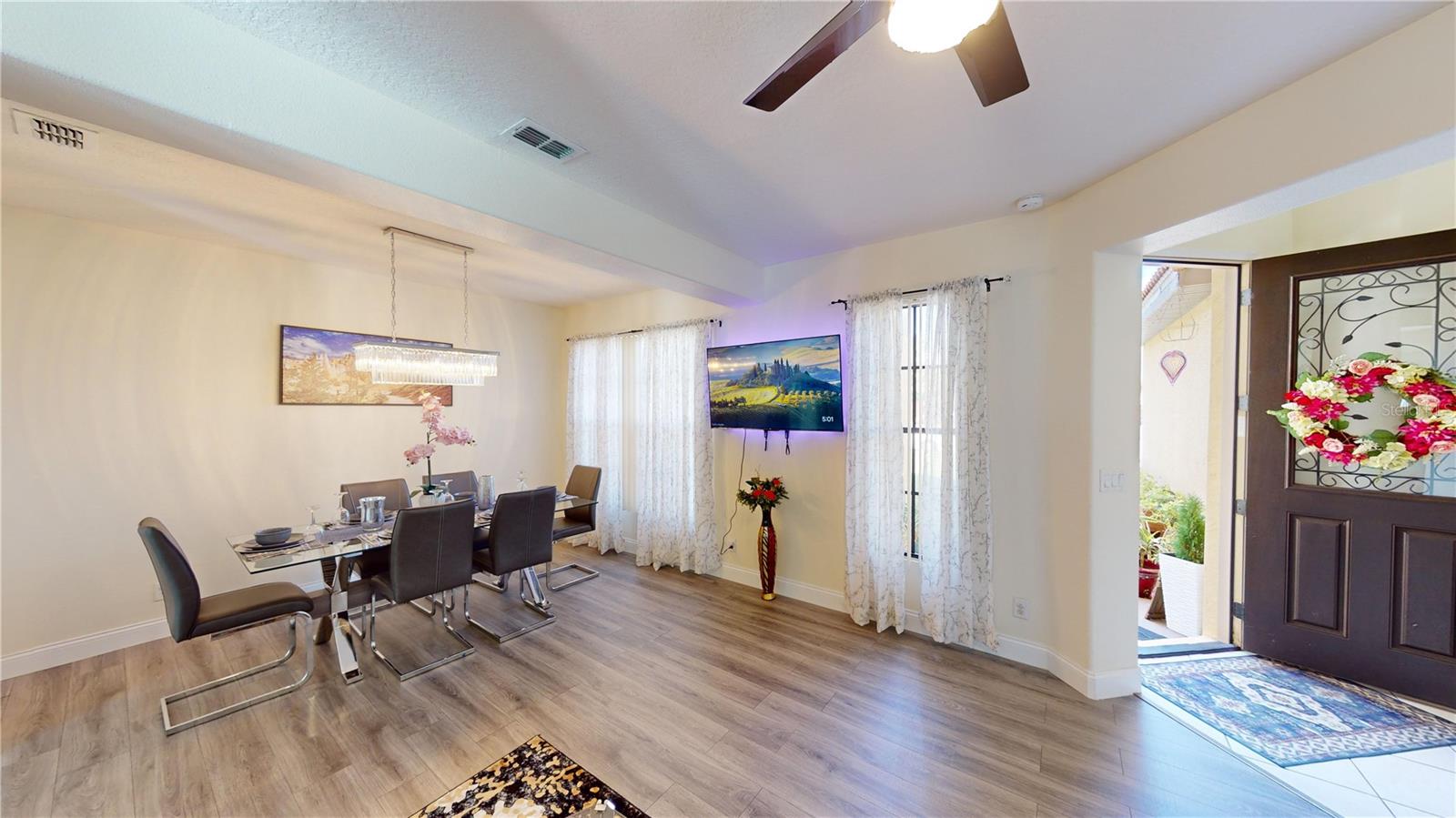 Image 4 of 58 For 3044 Camino Real Drive S