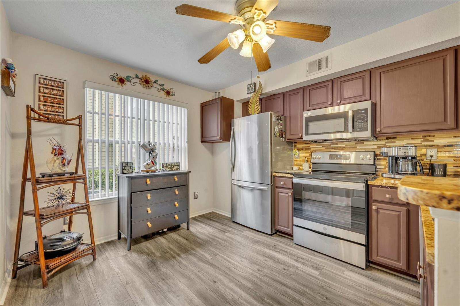 Image 10 of 21 For 3715 Lake Orlando Parkway 11