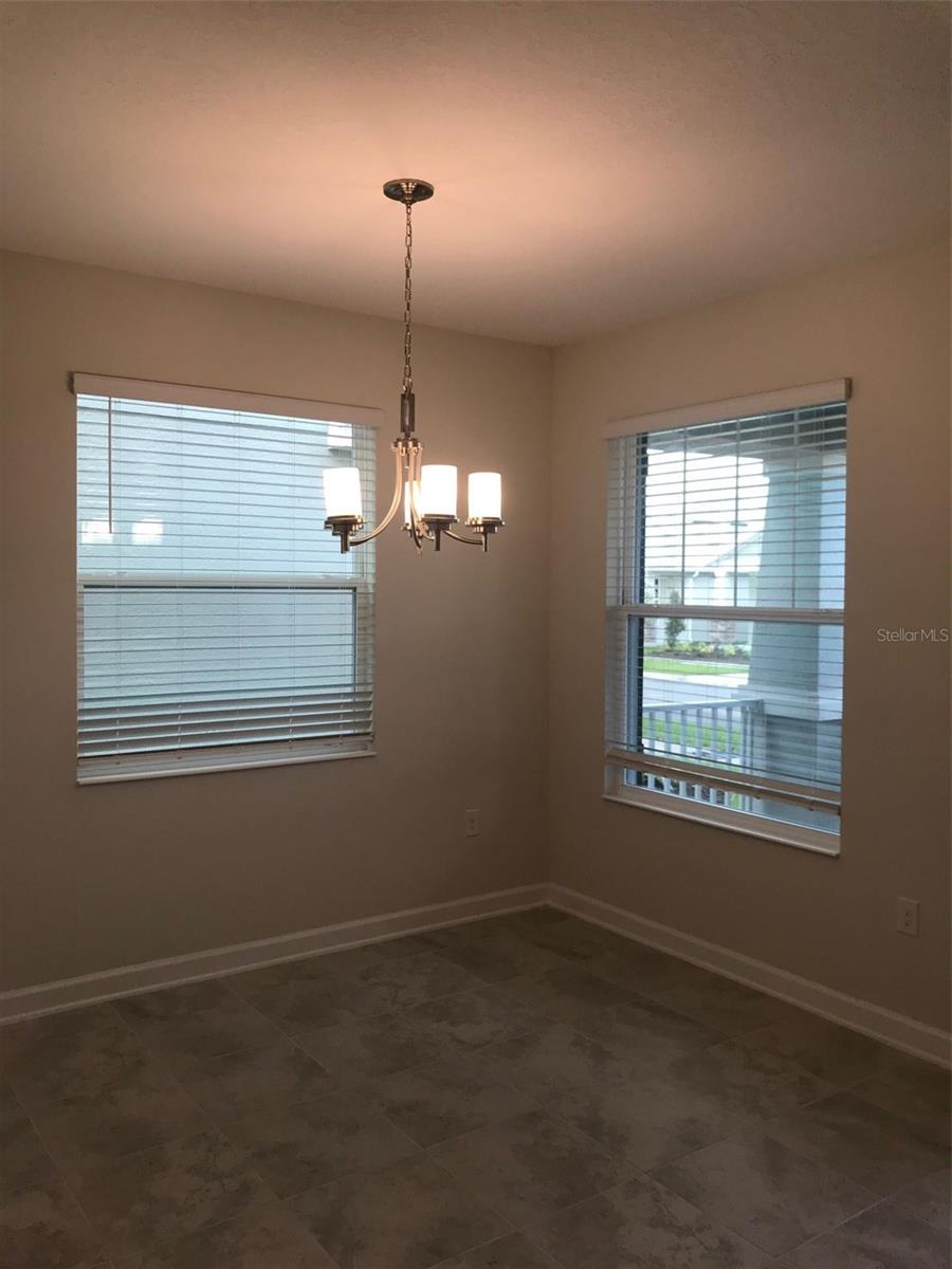 Image 10 of 29 For 11317 History Avenue