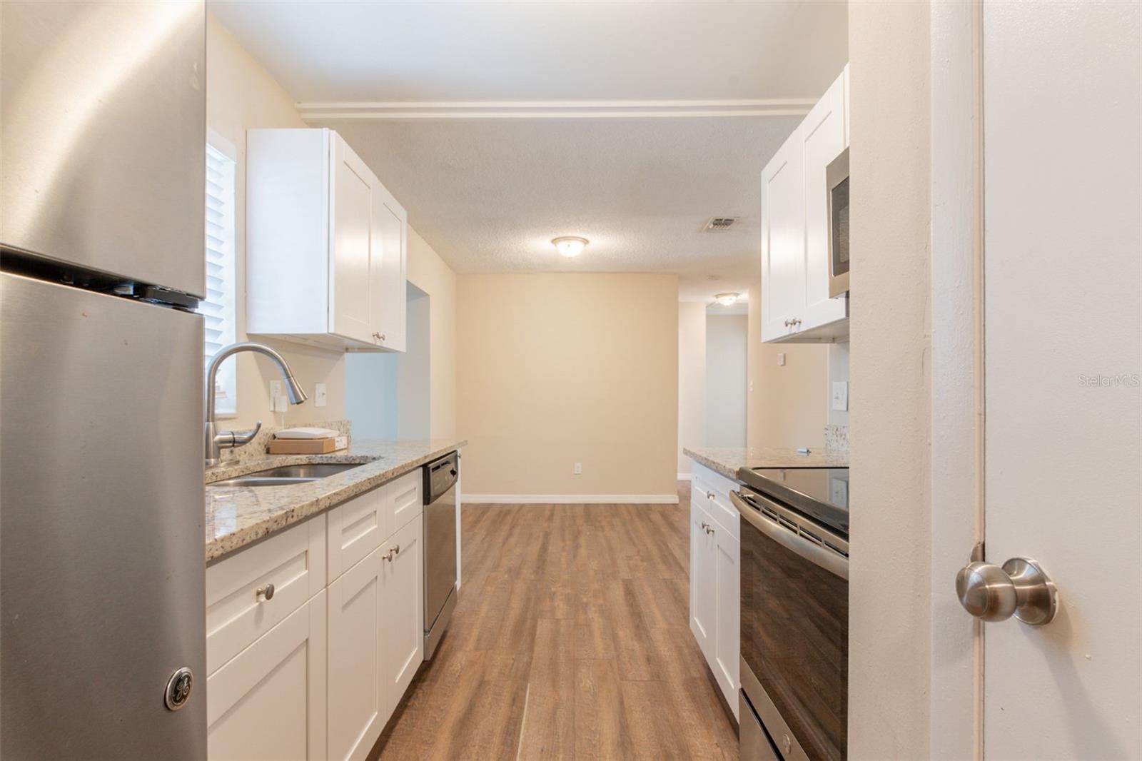Image 7 of 29 For 4267 Kirkland Boulevard