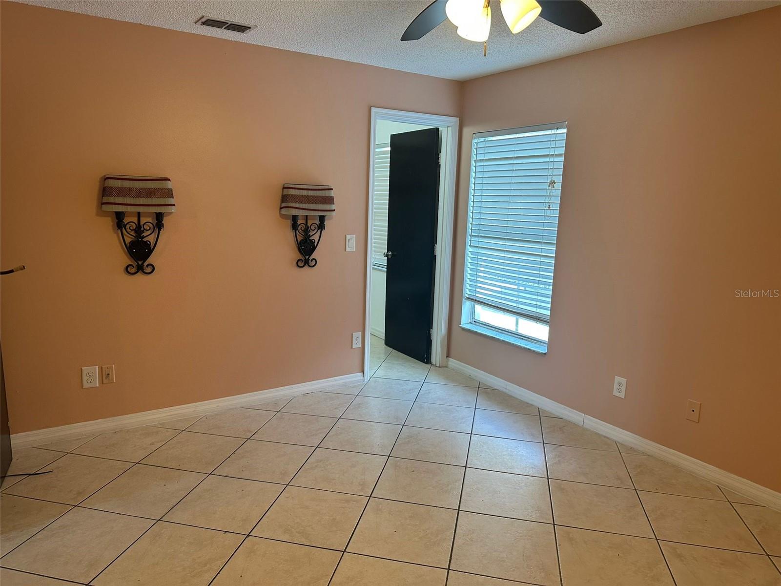 Image 8 of 11 For 2358 Harbor Town Dr
