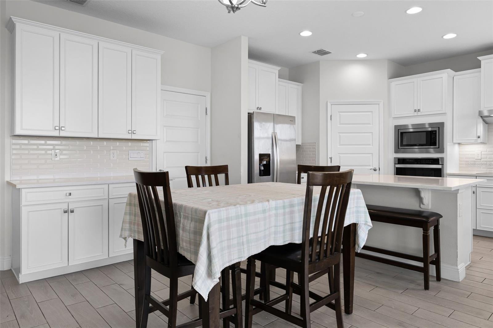 Image 12 of 69 For 18309 Oliver Twist Way