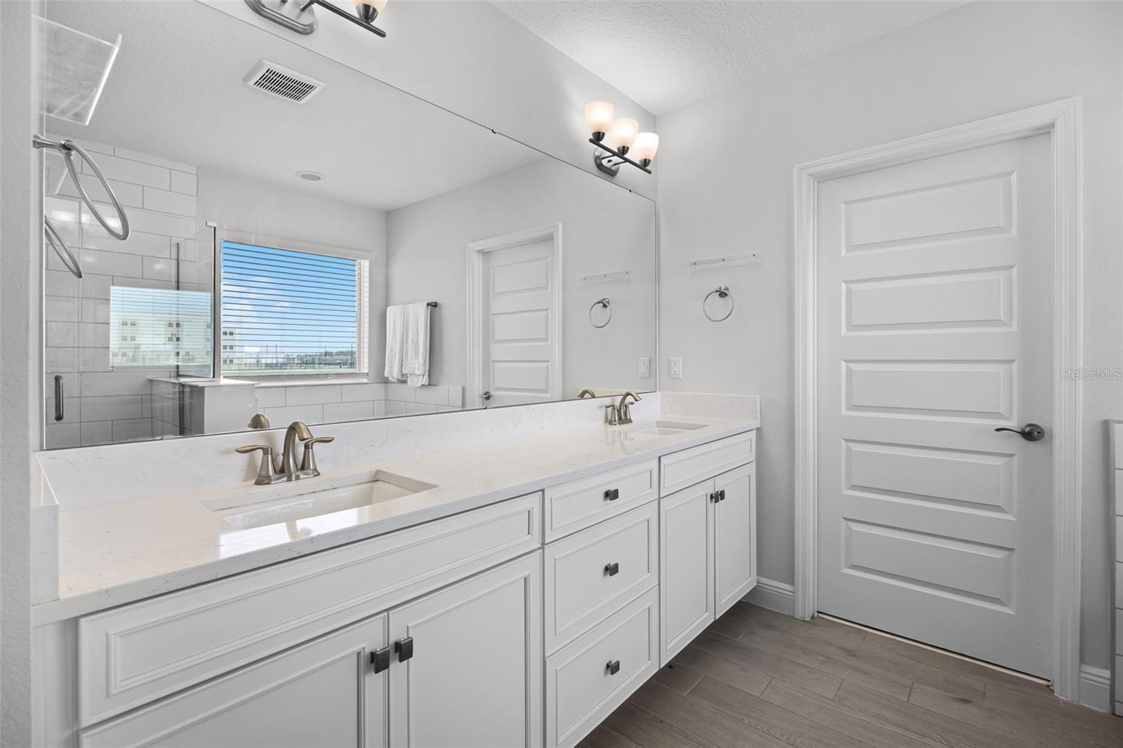 Image 18 of 69 For 18309 Oliver Twist Way
