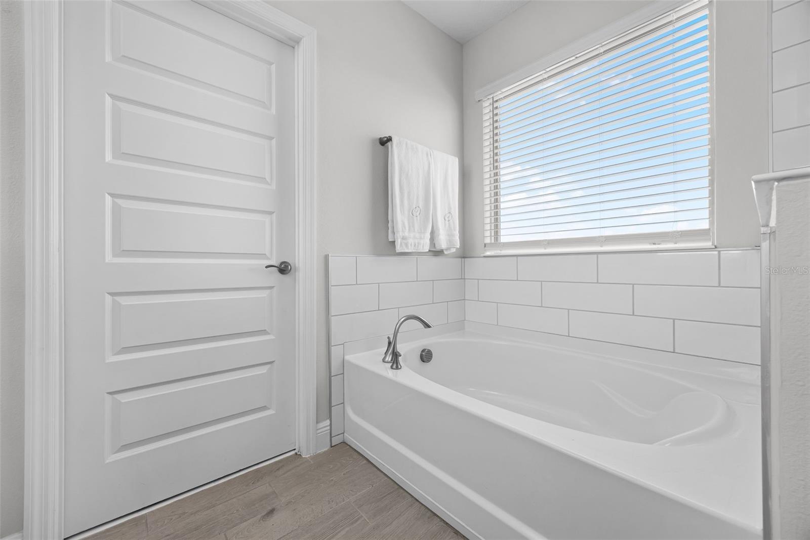 Image 19 of 69 For 18309 Oliver Twist Way