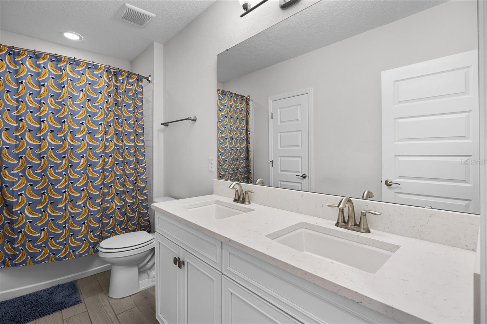 Image 21 of 69 For 18309 Oliver Twist Way