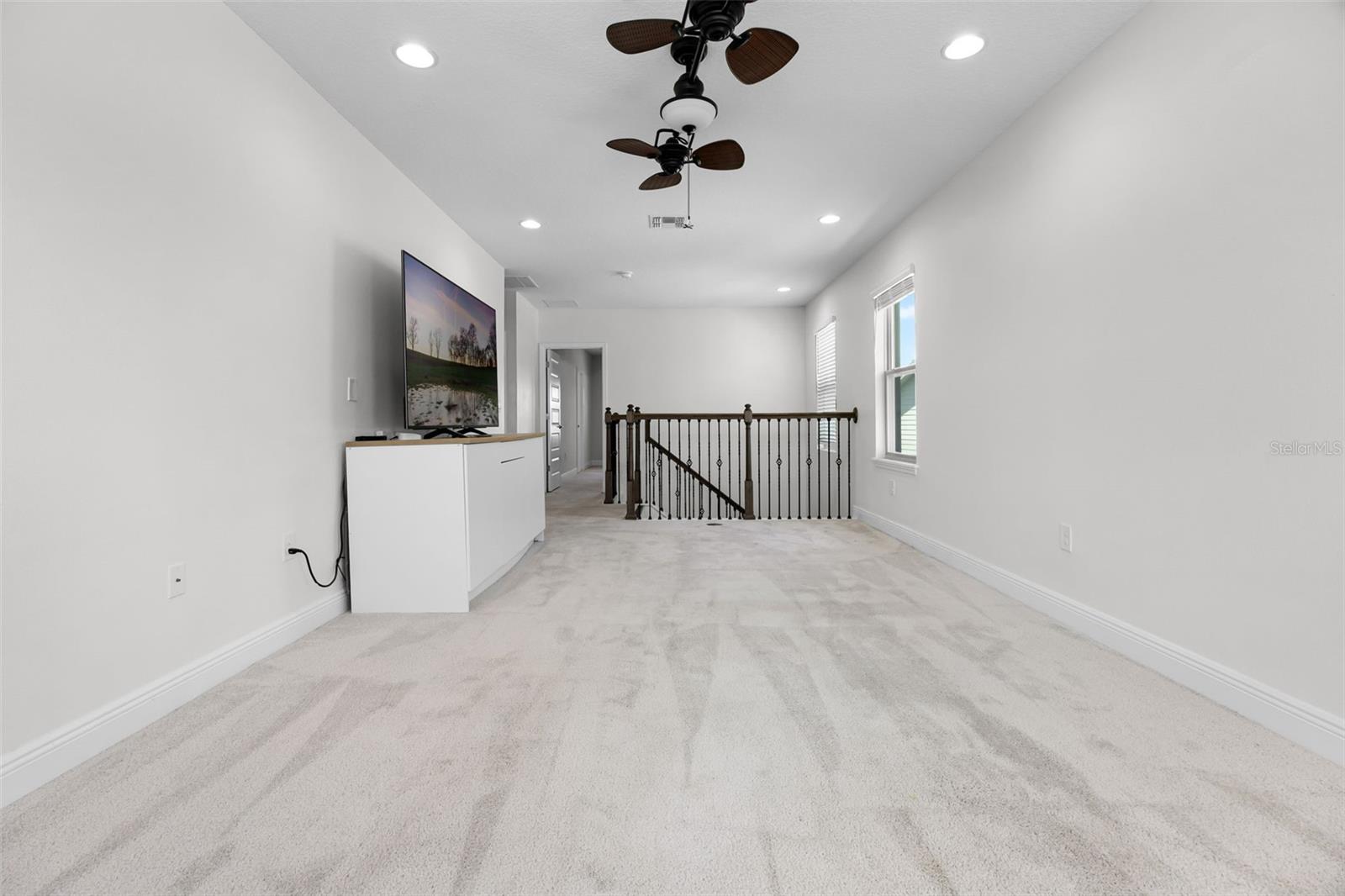 Image 28 of 69 For 18309 Oliver Twist Way