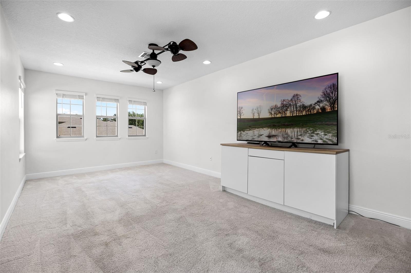 Image 29 of 69 For 18309 Oliver Twist Way