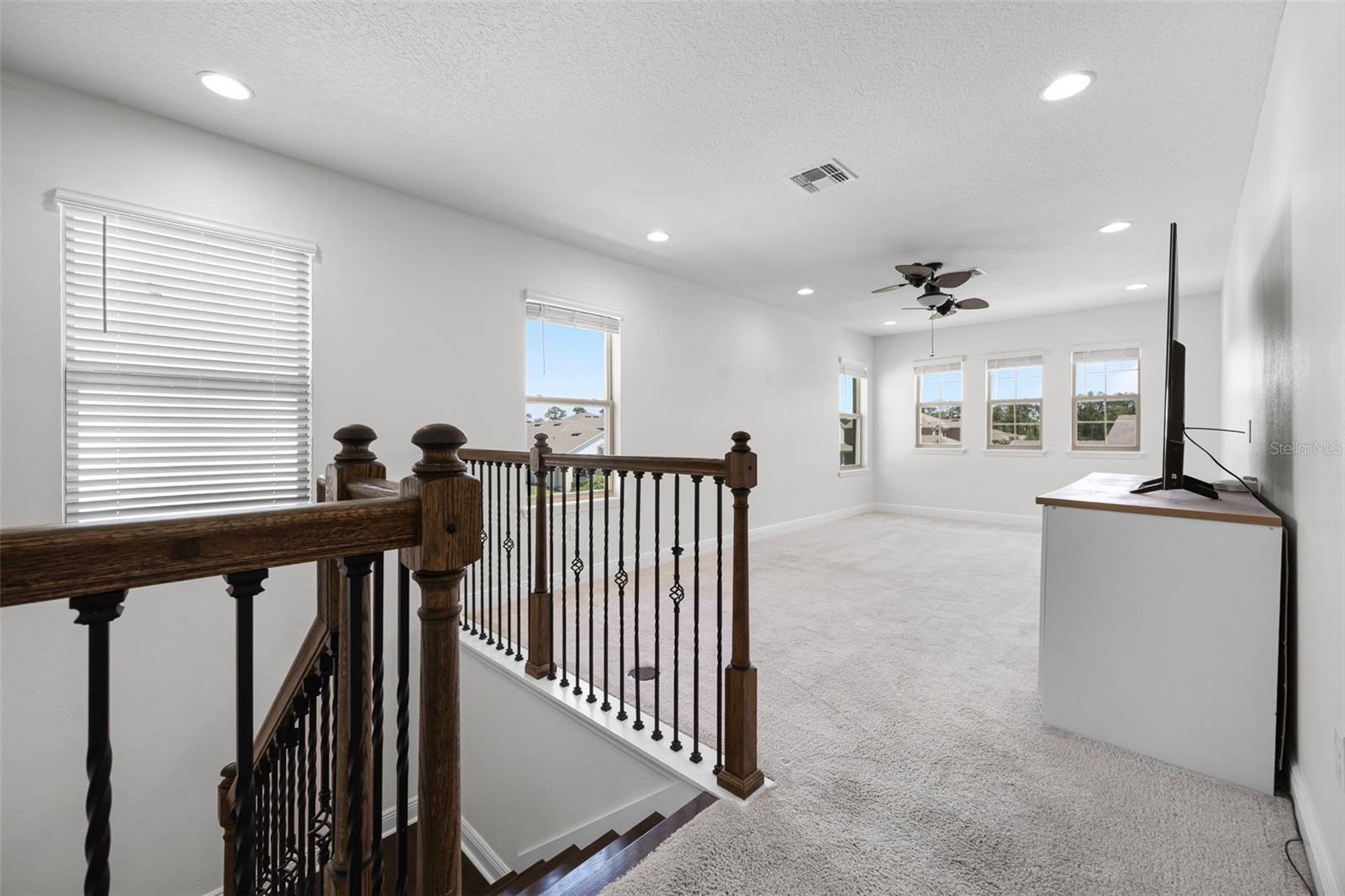 Image 30 of 69 For 18309 Oliver Twist Way