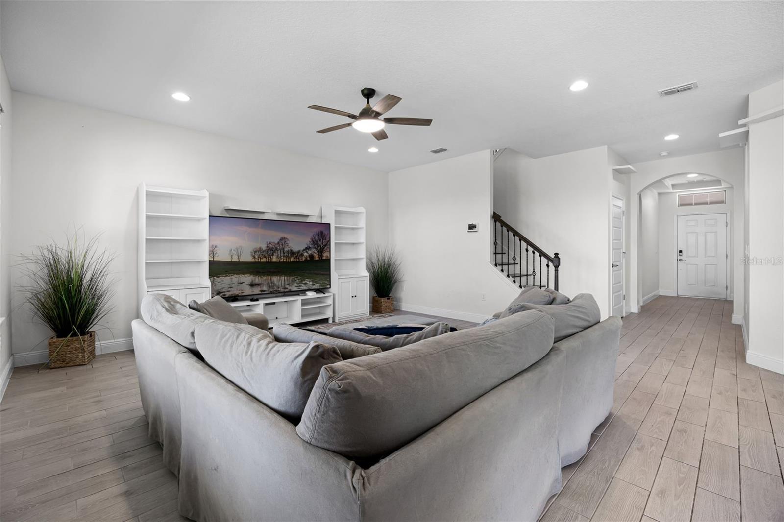 Image 6 of 69 For 18309 Oliver Twist Way