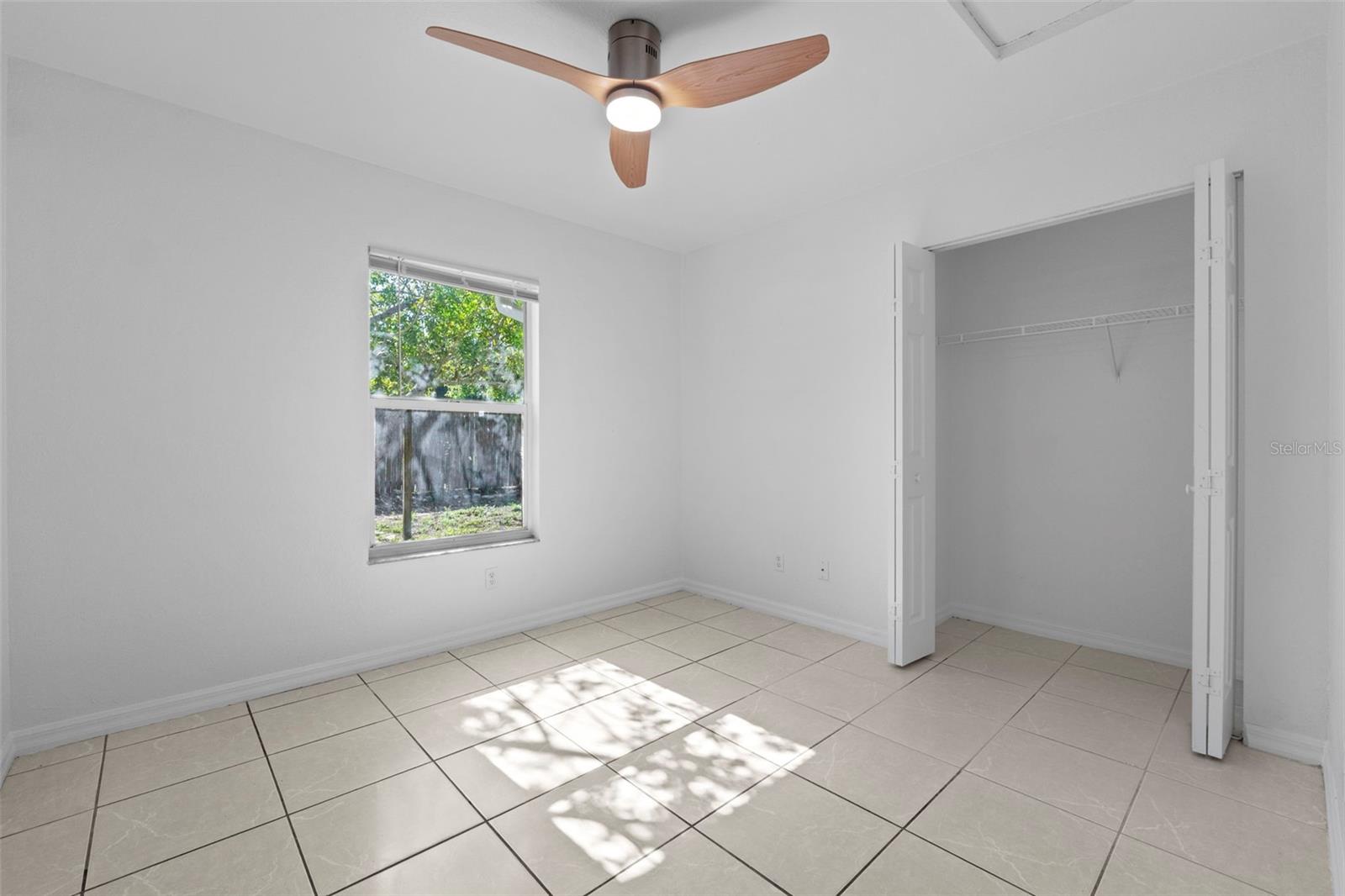 Image 18 of 30 For 215 Bradbury Avenue