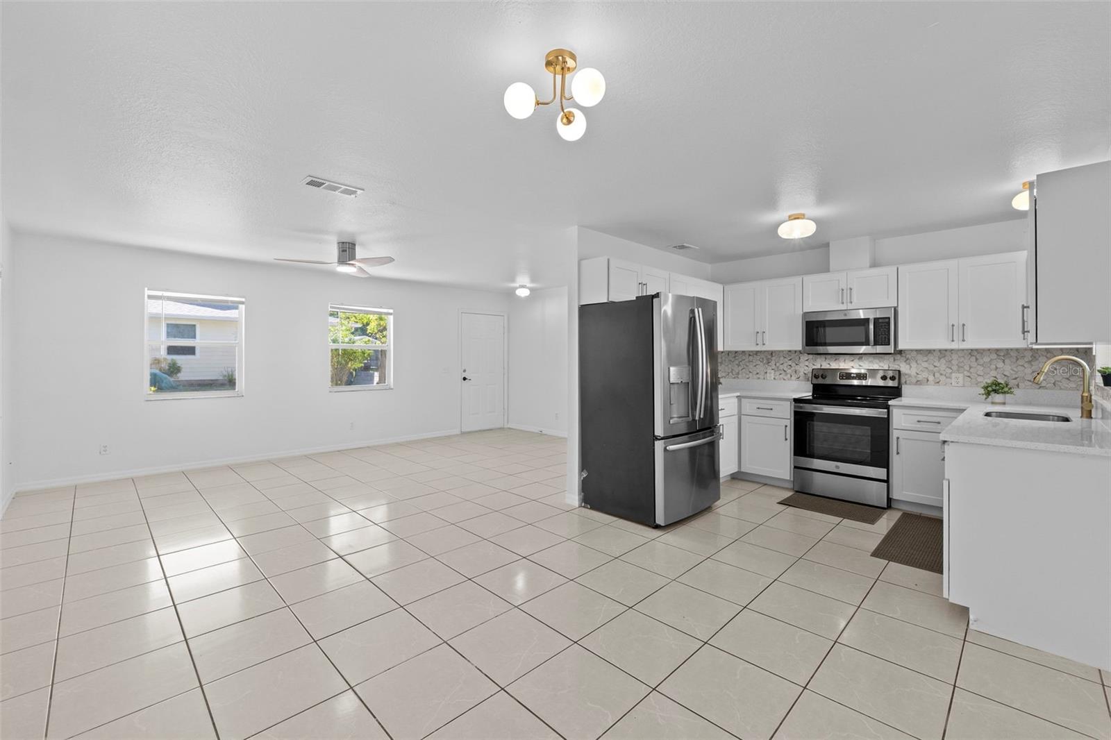 Image 9 of 30 For 215 Bradbury Avenue