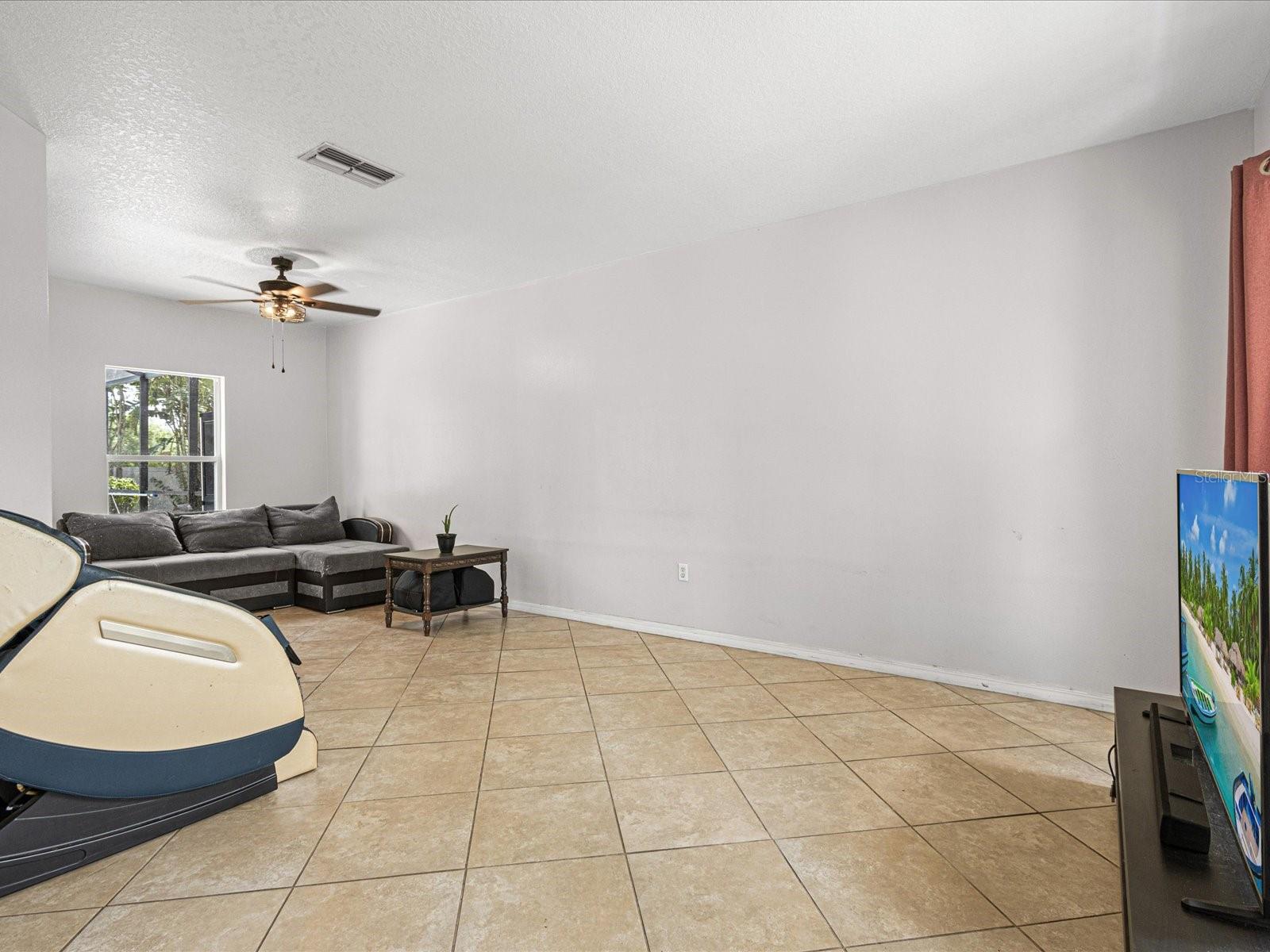 Image 11 of 32 For 437 Bridgewater Court