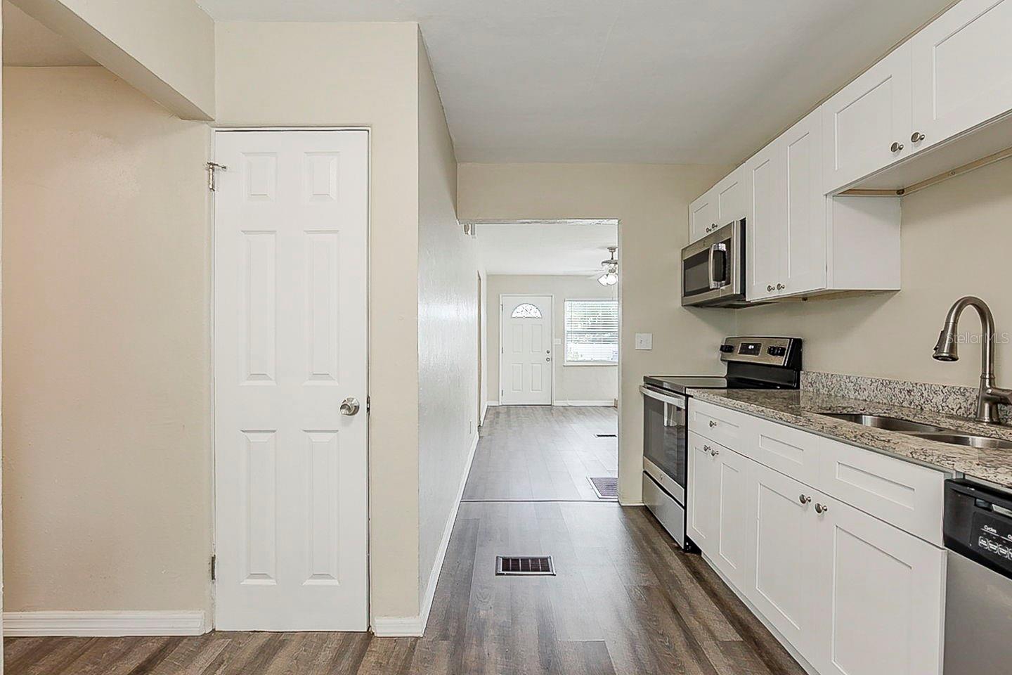 Image 4 of 24 For 3944 11th Avenue S