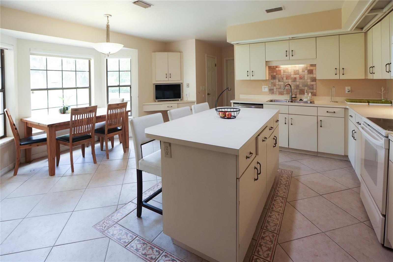 Image 14 of 31 For 11923 Lake Butler Boulevard