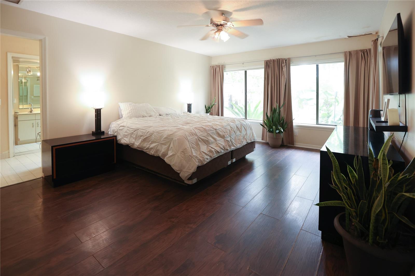 Image 21 of 31 For 11923 Lake Butler Boulevard