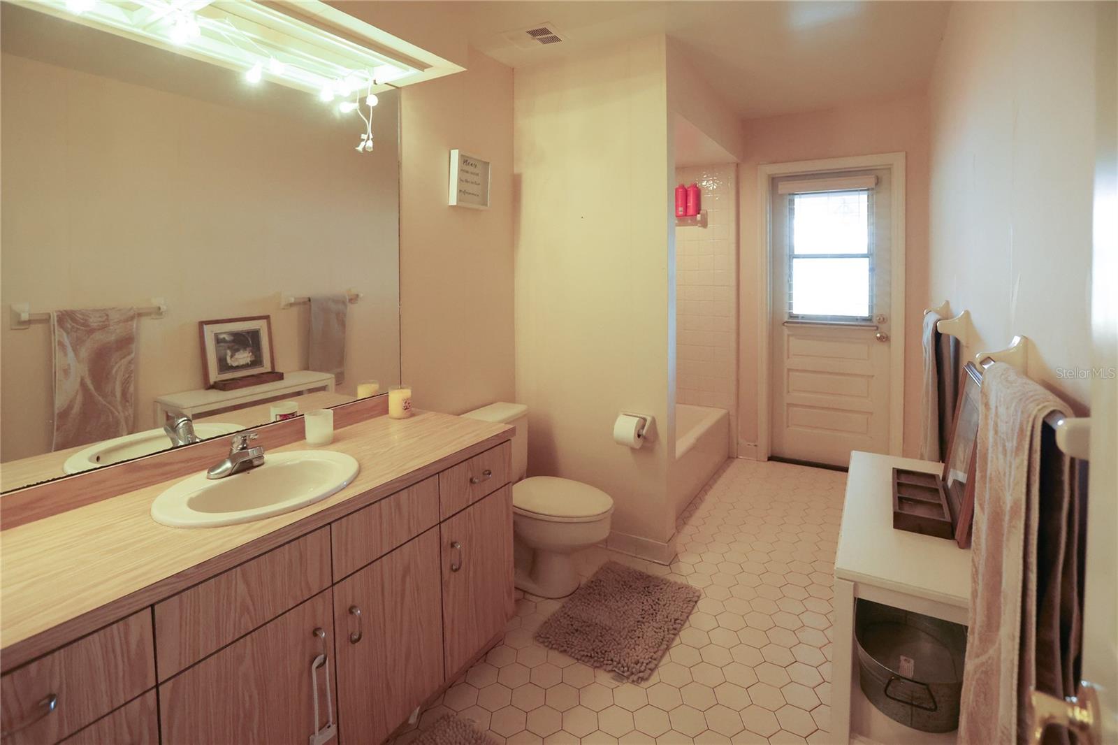 Image 23 of 31 For 11923 Lake Butler Boulevard