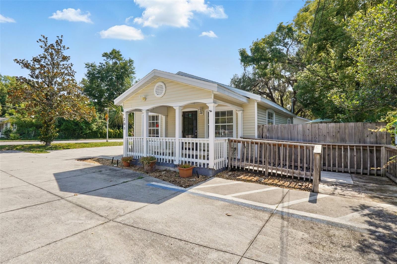 Image 6 of 22 For 205 Highland Avenue