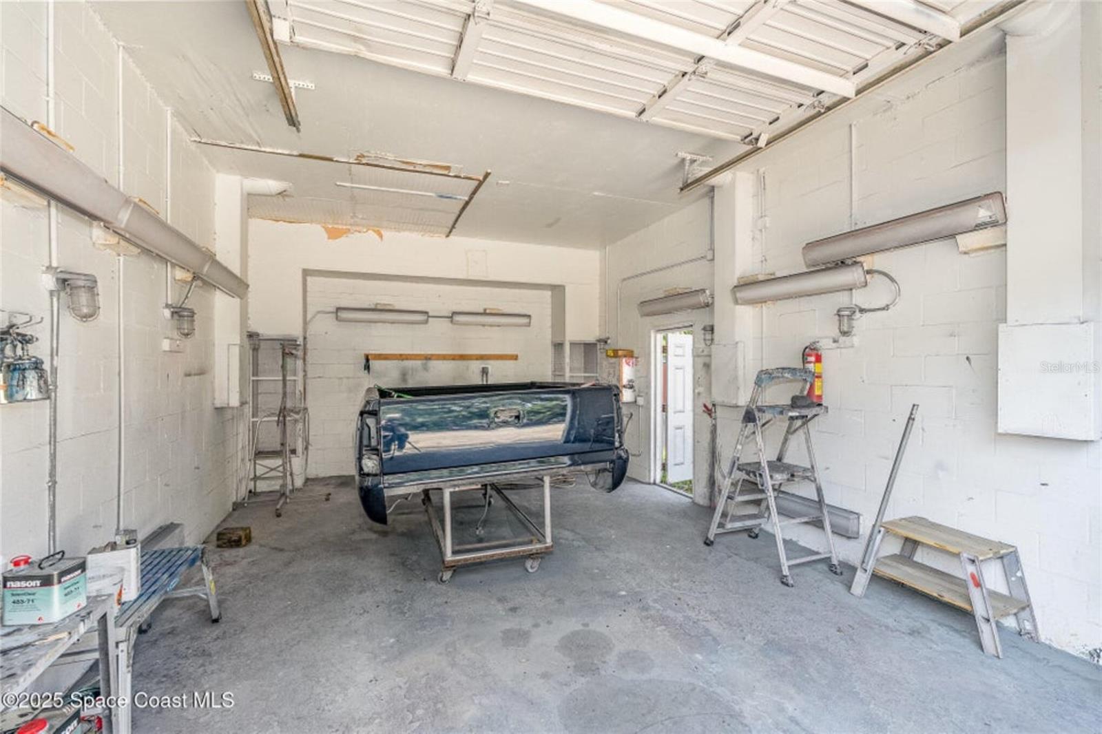 Listing photo id 8 for 425 Coleman Street