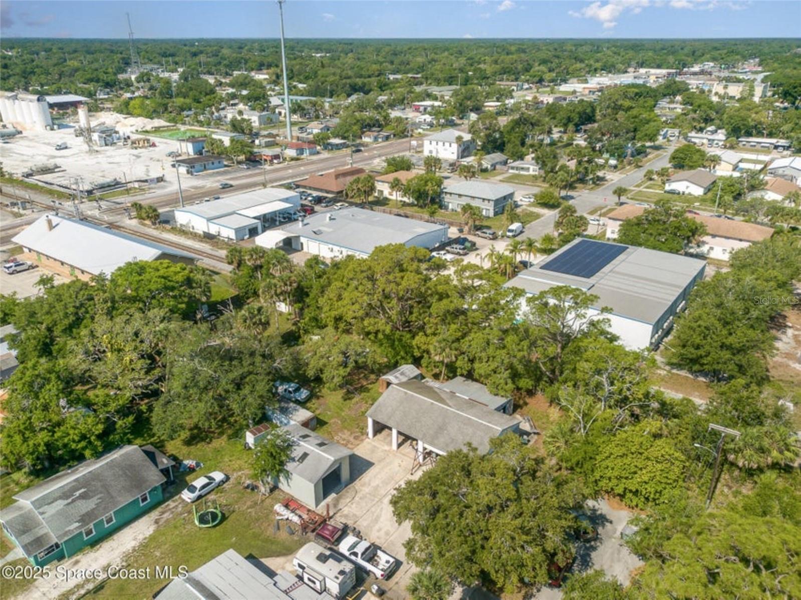 Listing photo id 16 for 425 Coleman Street