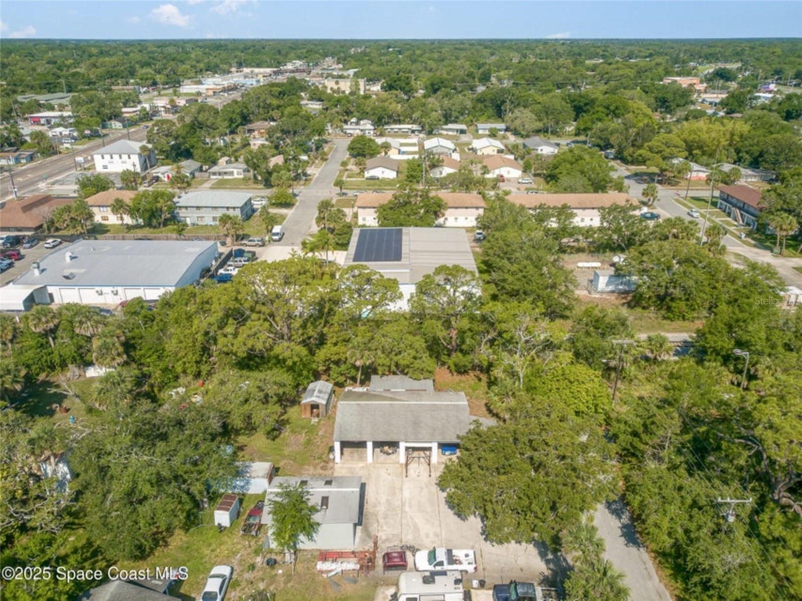 Listing photo id 17 for 425 Coleman Street