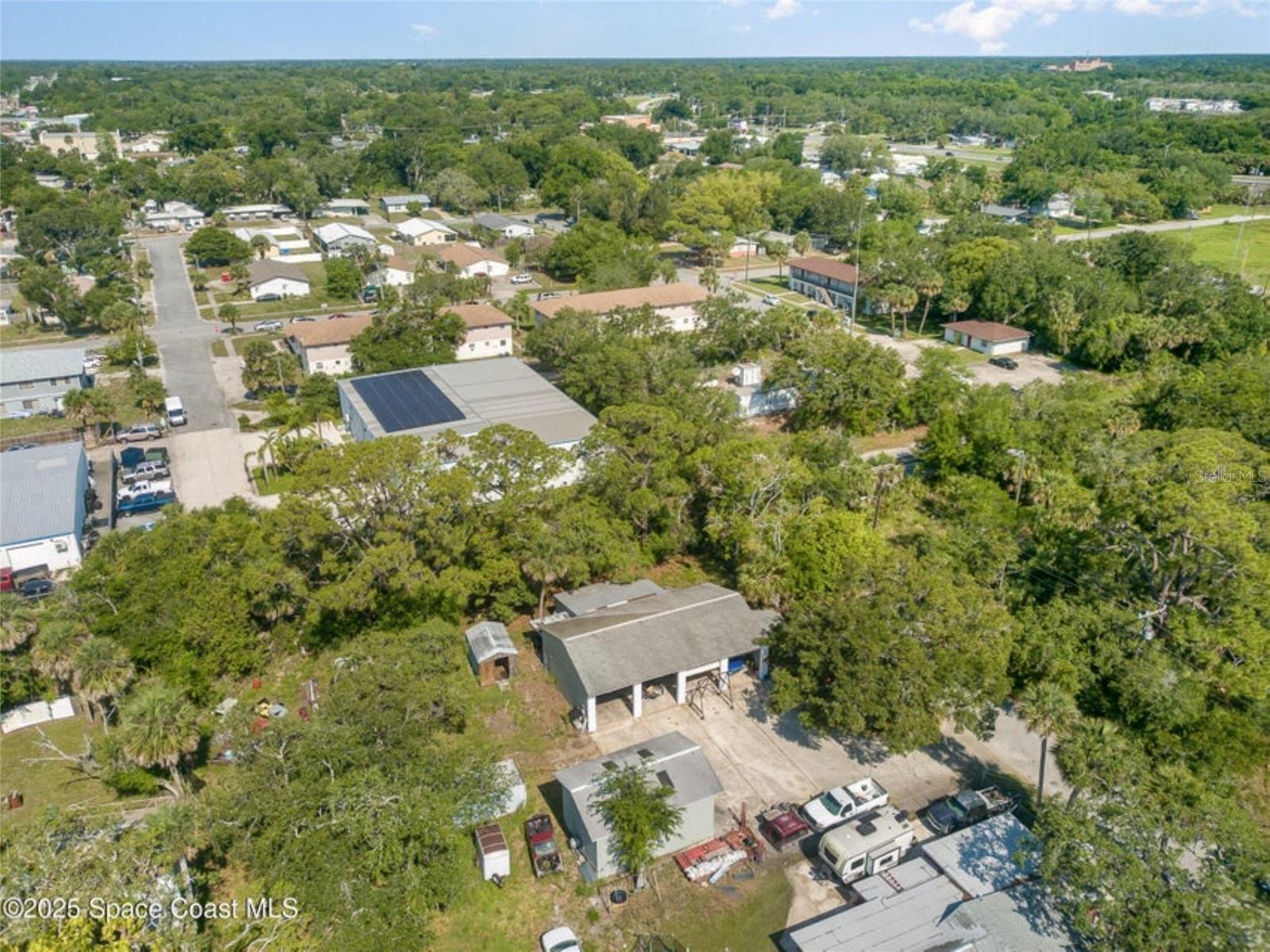 Listing photo id 18 for 425 Coleman Street