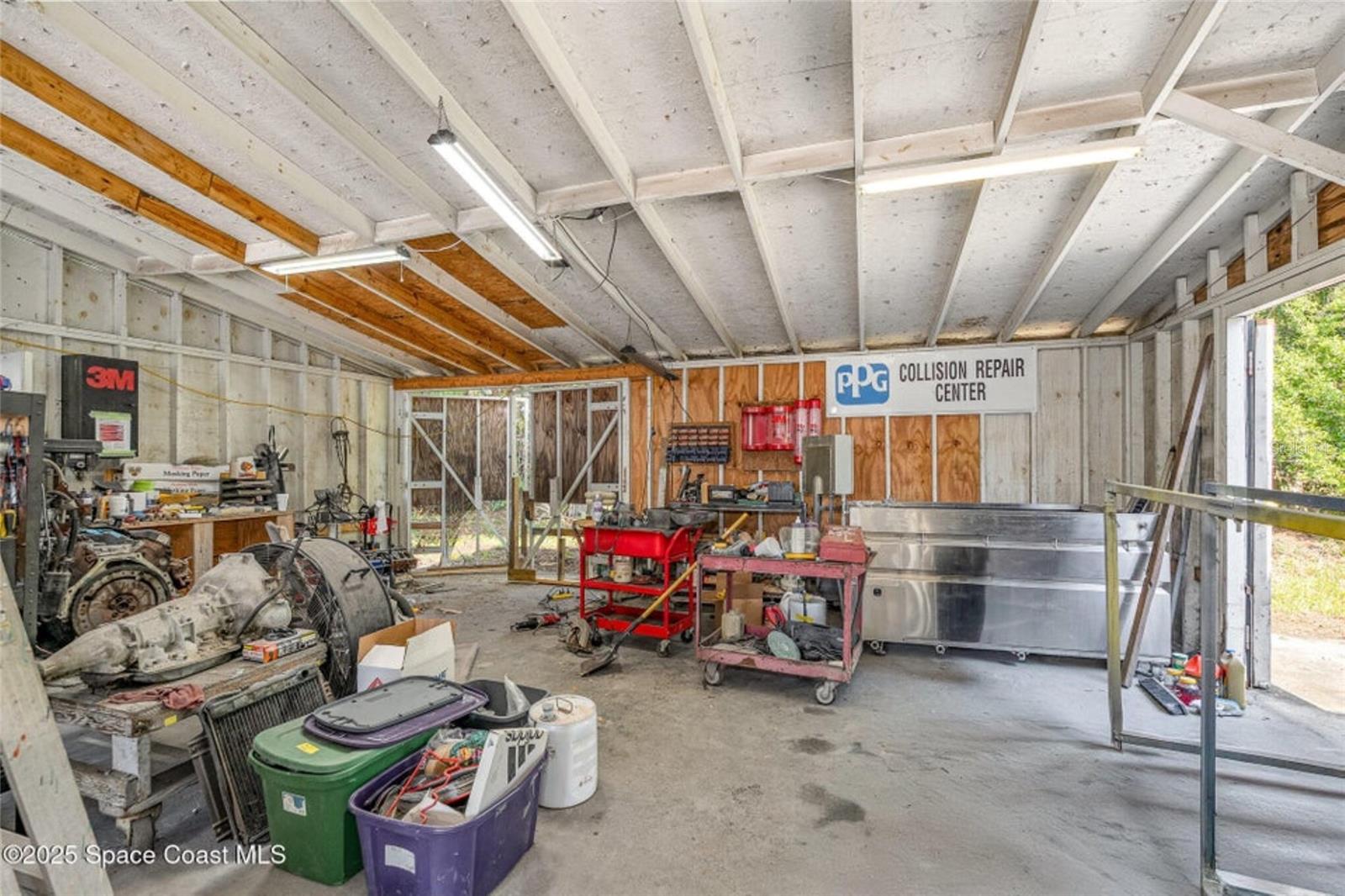 Listing photo id 6 for 425 Coleman Street