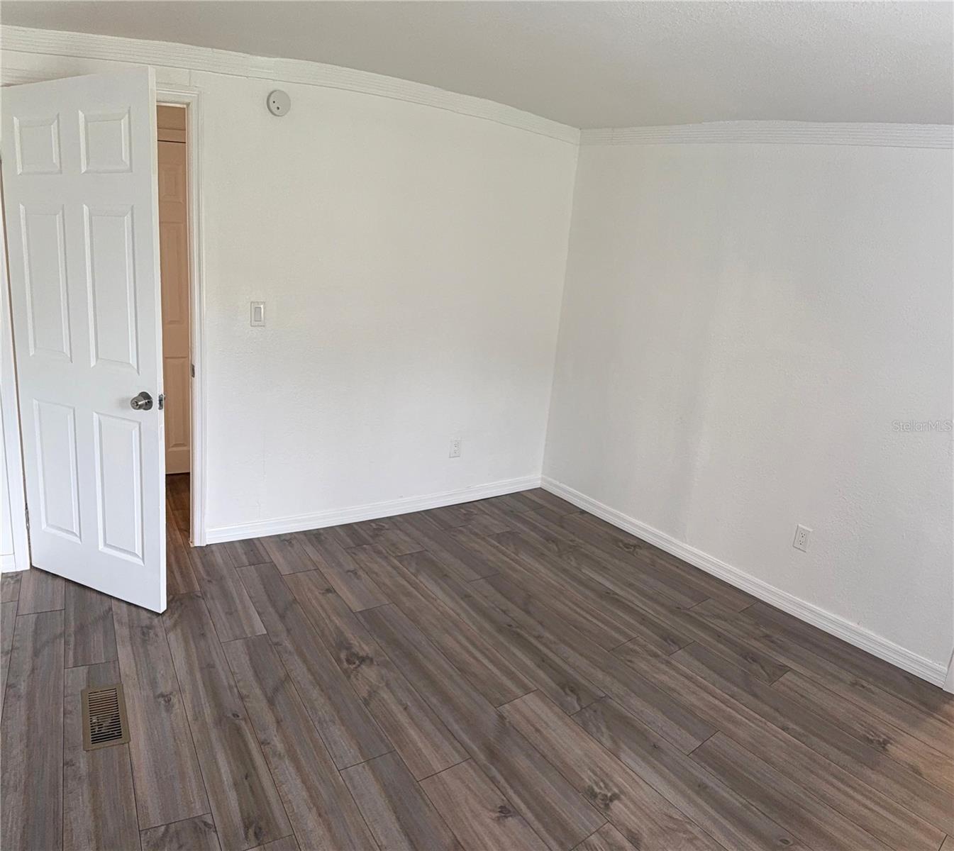 Image 18 of 26 For 4804 Rustic Court E