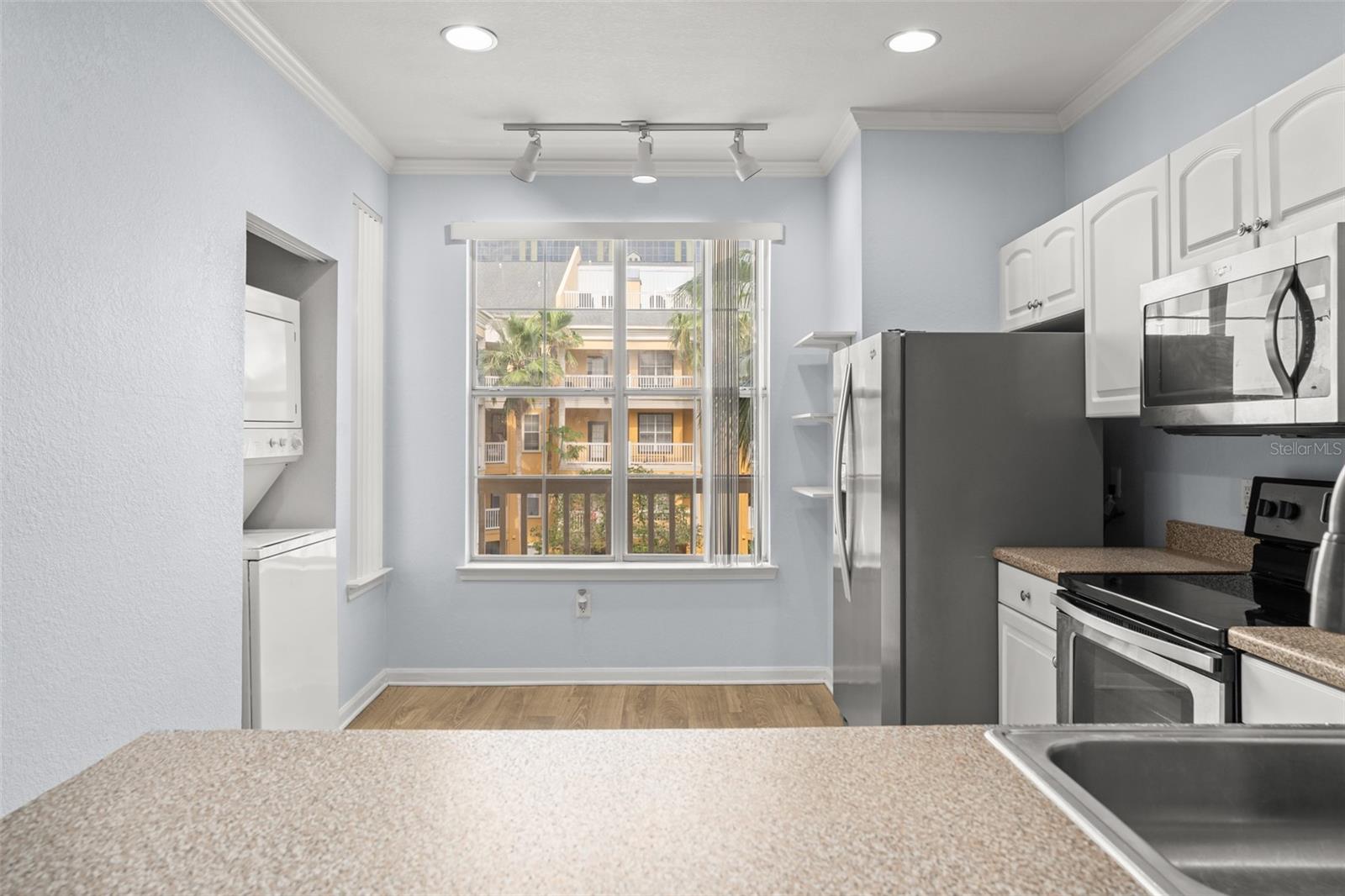 Image 11 of 35 For 860 Orange Avenue 338