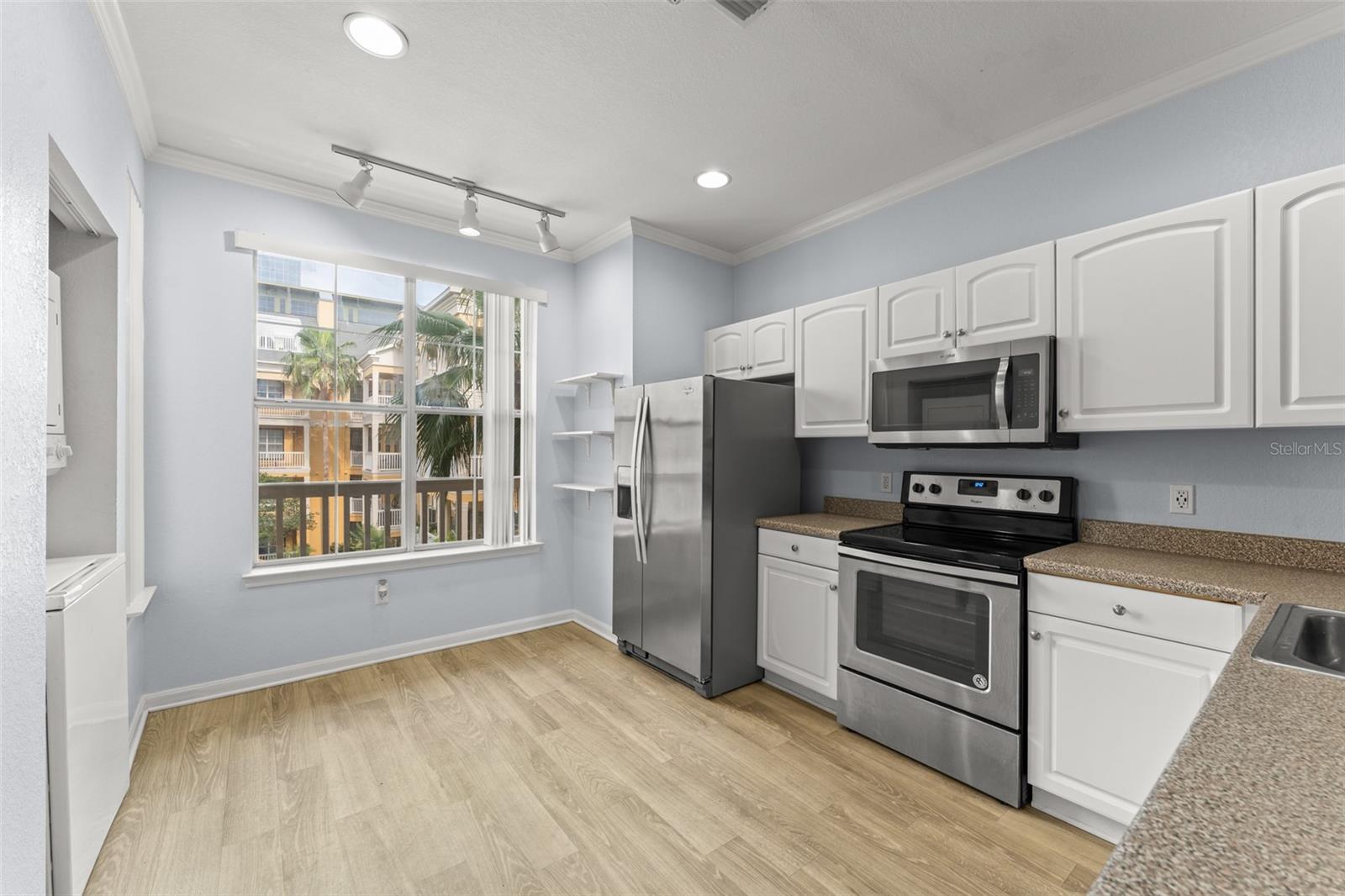 Image 12 of 35 For 860 Orange Avenue 338