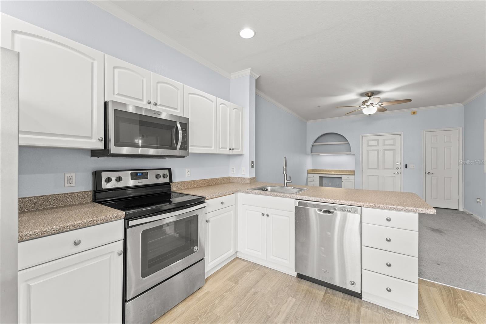 Image 16 of 35 For 860 Orange Avenue 338