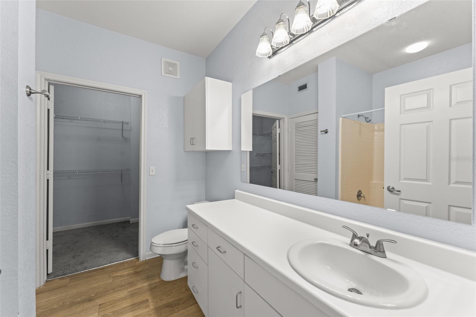 Image 21 of 35 For 860 Orange Avenue 338