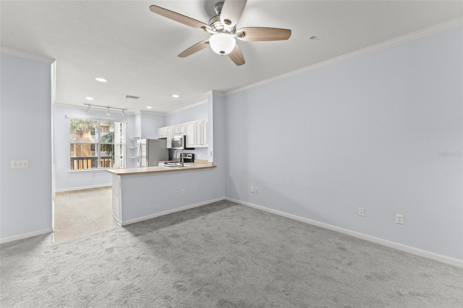 Image 5 of 35 For 860 Orange Avenue 338
