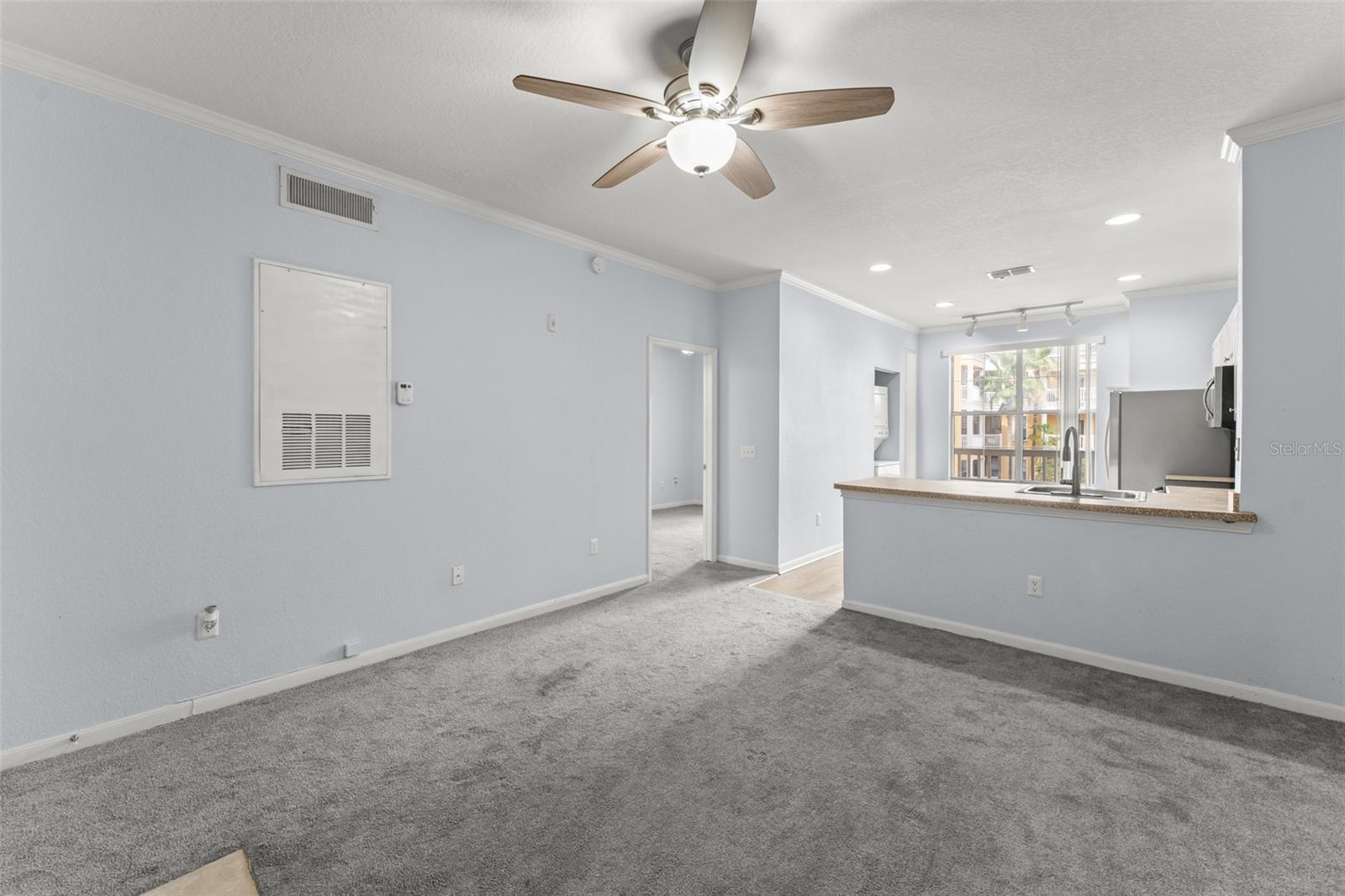 Image 6 of 35 For 860 Orange Avenue 338