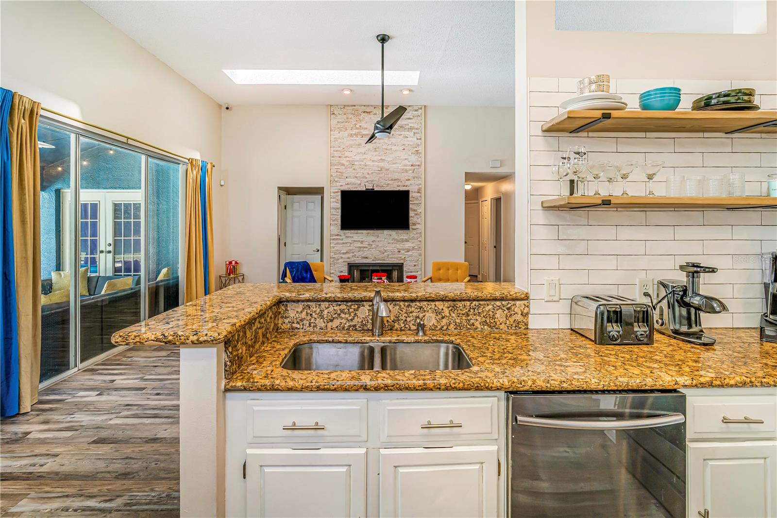 Image 17 of 38 For 7838 Rollingridge Court