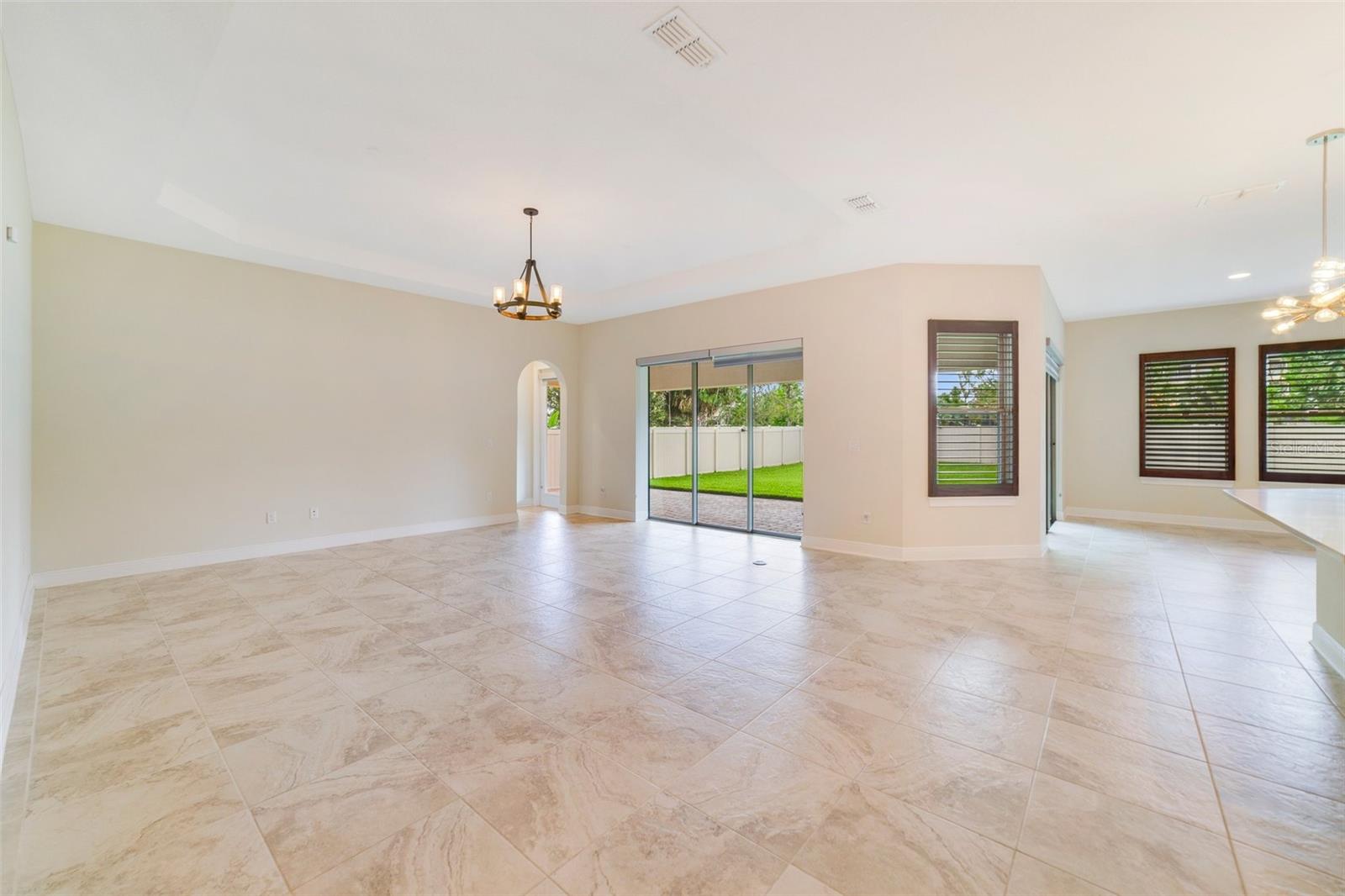 Image 28 of 40 For 14516 Sunbridge Circle