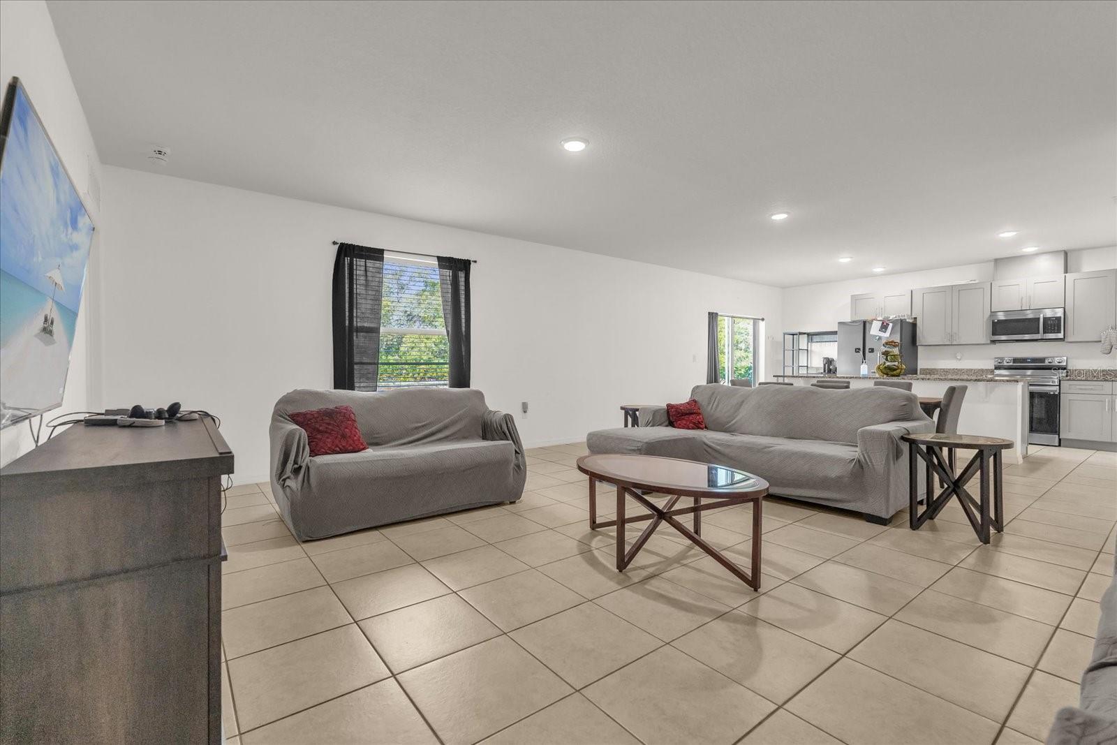 Image 12 of 31 For 123 Zinnia Lane W