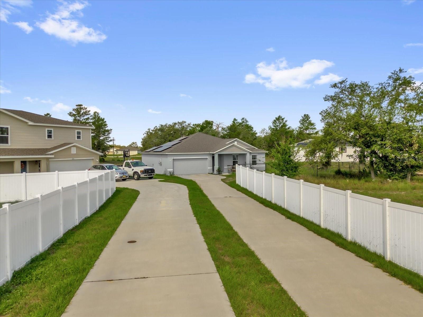 Image 3 of 31 For 123 Zinnia Lane W