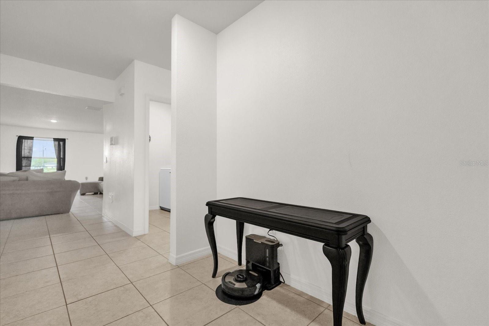 Image 4 of 31 For 123 Zinnia Lane W