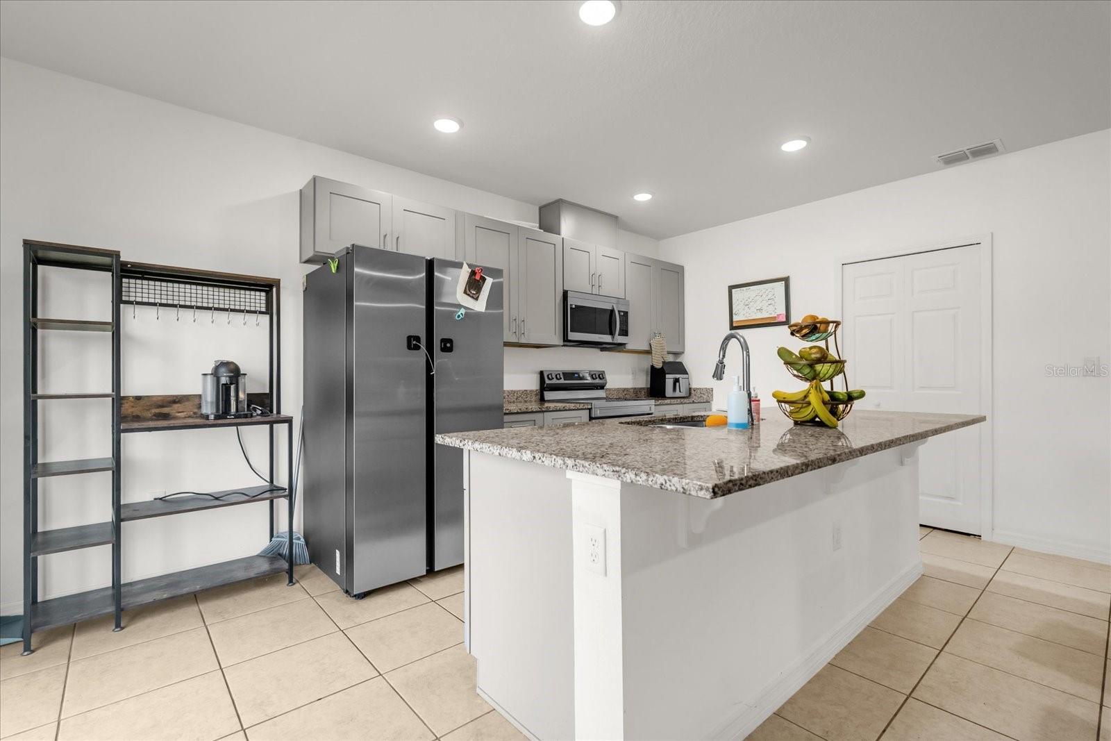 Image 6 of 31 For 123 Zinnia Lane W