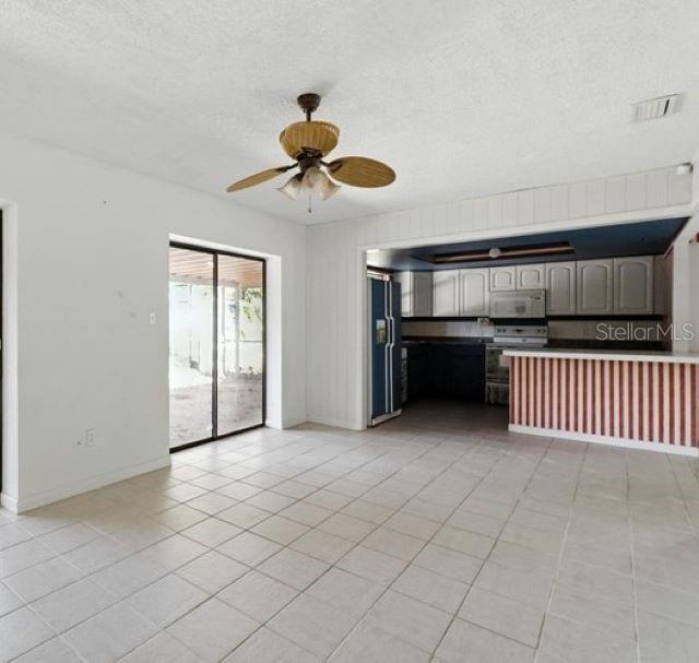 Image 4 of 22 For 22402 Stillwood Drive