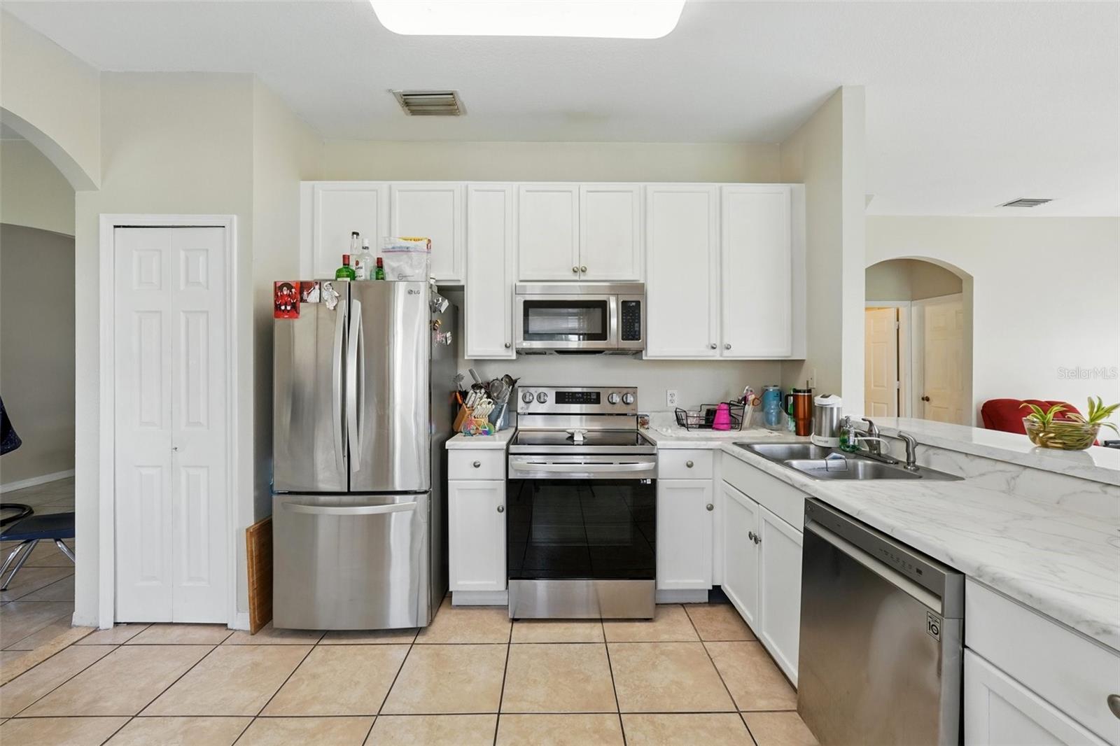 Image 10 of 37 For 4208 Lugano Court