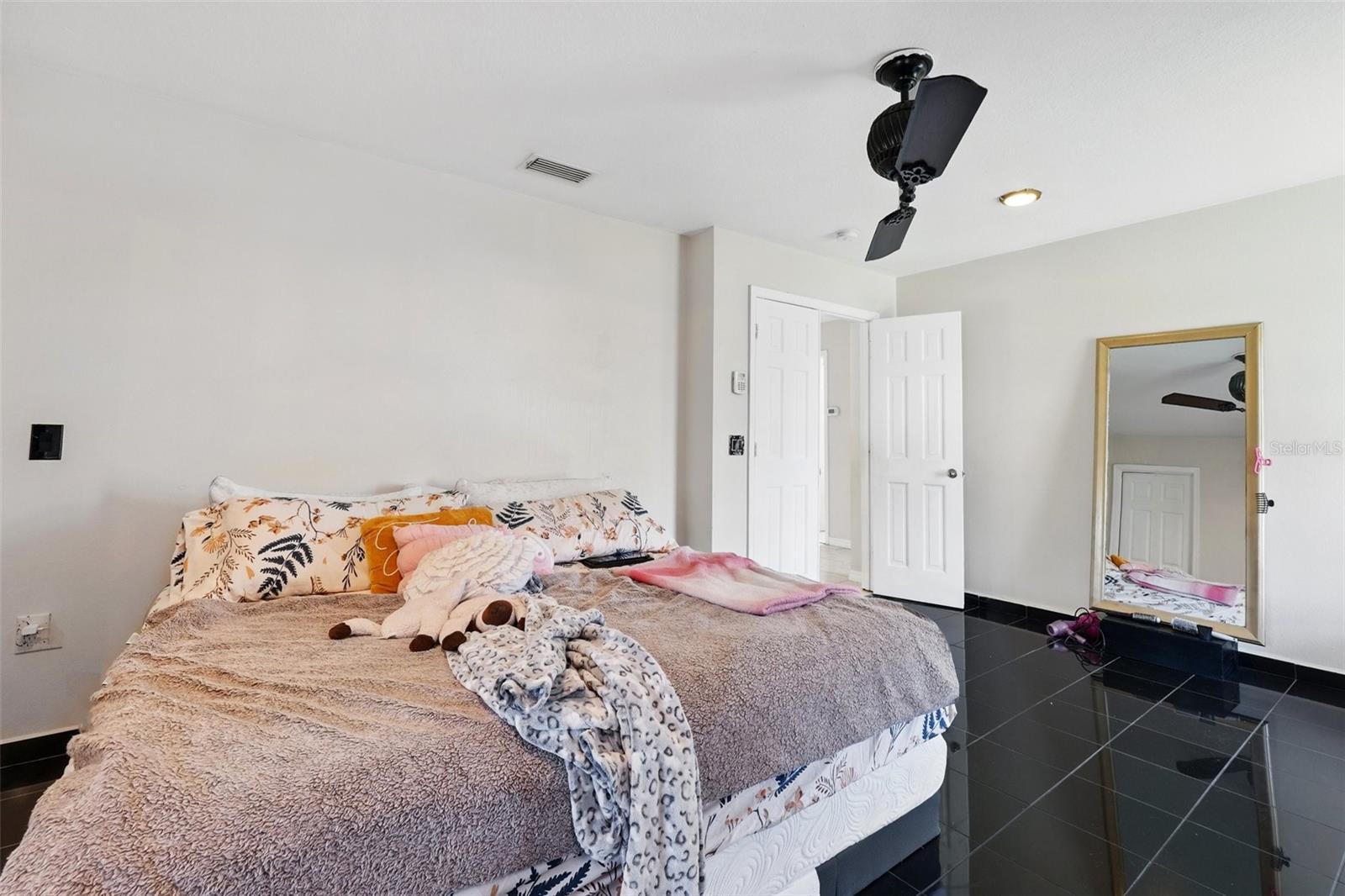 Image 20 of 37 For 4208 Lugano Court