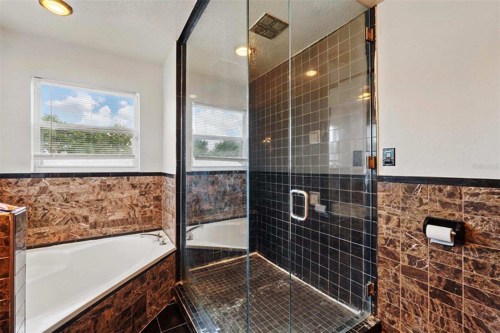 Image 22 of 37 For 4208 Lugano Court