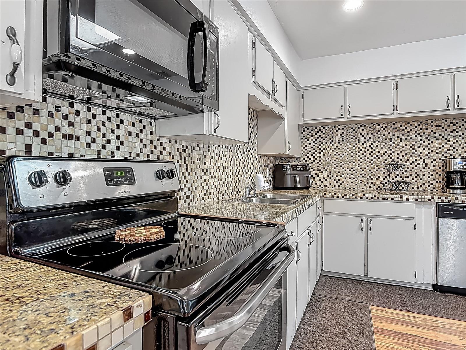 Image 12 of 33 For 2203 Beatrice Drive