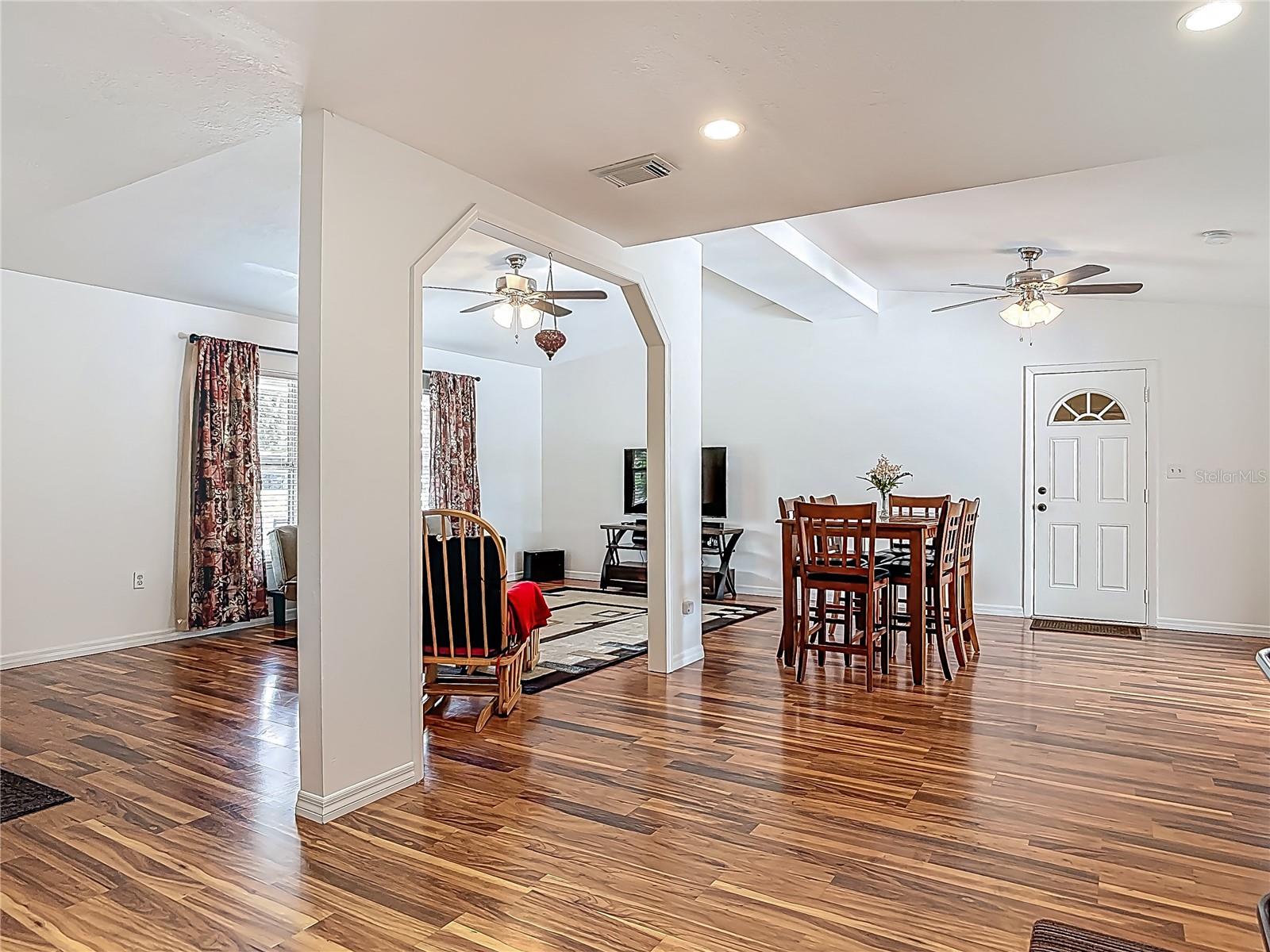 Image 7 of 33 For 2203 Beatrice Drive