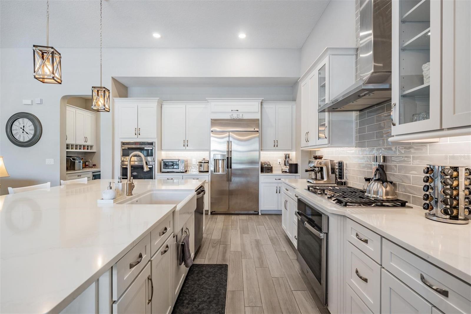Listing photo id 15 for 29043 Picana Lane