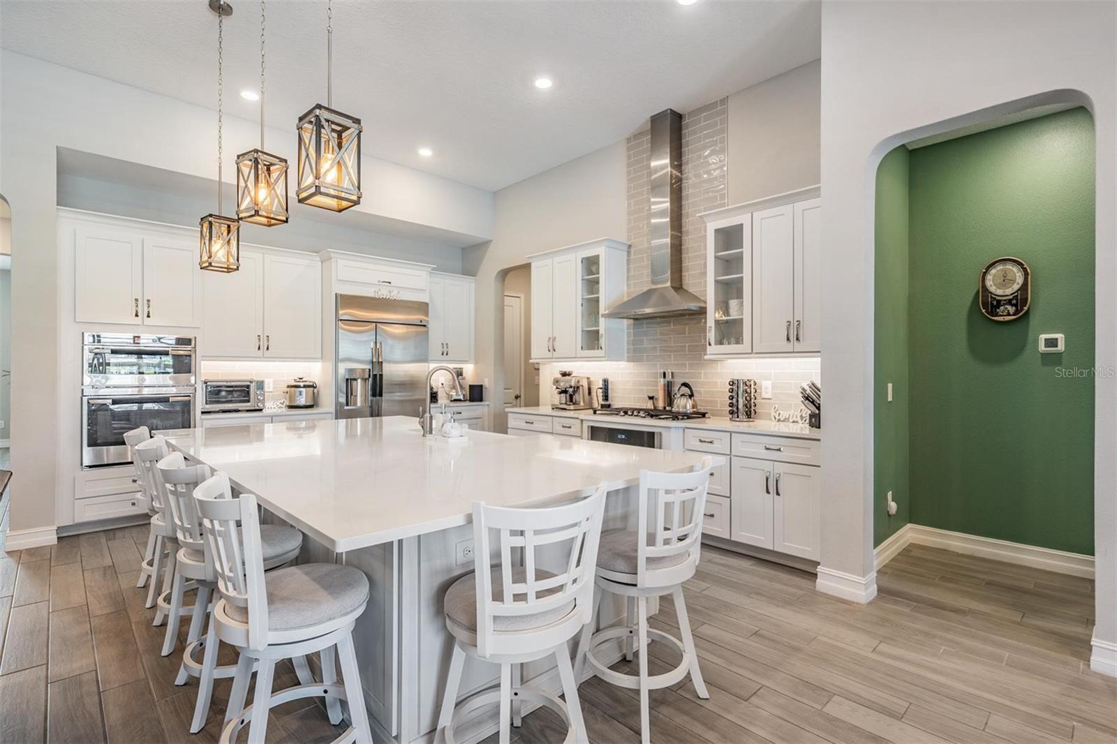 Listing photo id 16 for 29043 Picana Lane