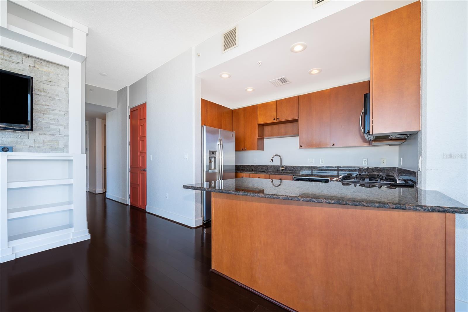 Image 10 of 31 For 150 Robinson Street 2112